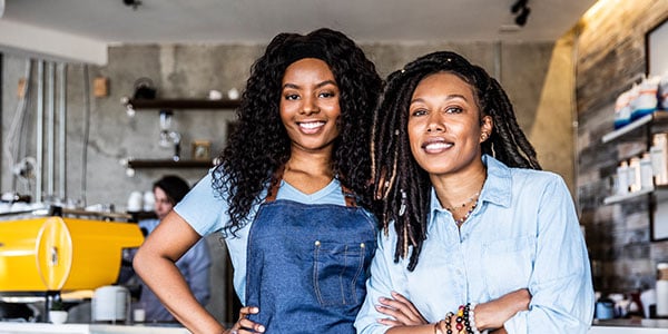 girls posing for Bizflex article image