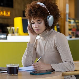 Episode 4: Making debt work for you: Interest rates & smart borrowing image